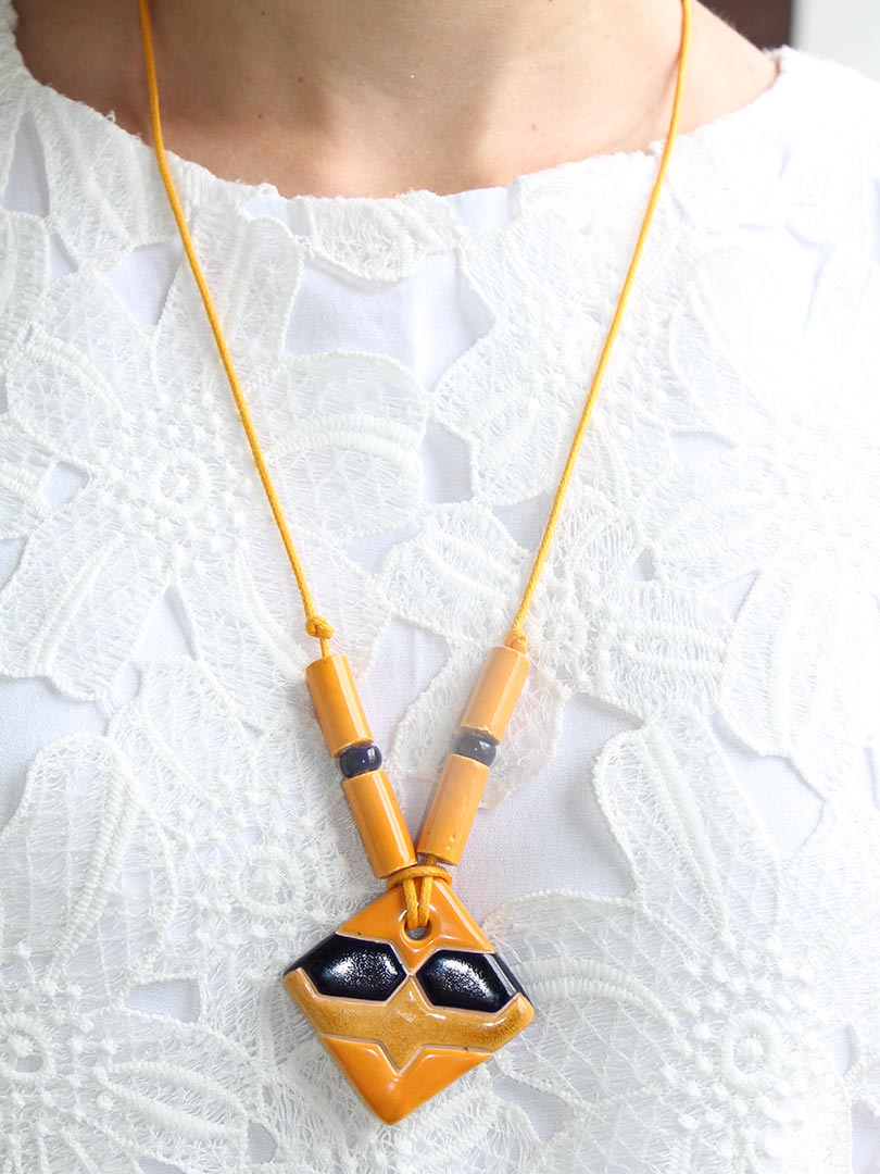 Colar Pingente com Brinco - Amarelo Ouro