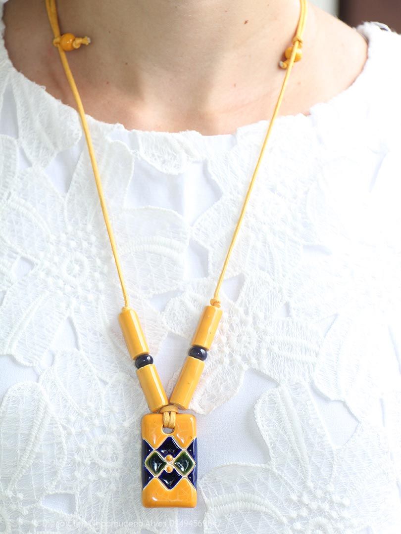 Colar Pingente com Brinco - Amarelo Ouro